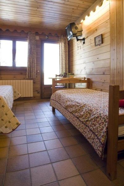 Niu Dels Falcons Bed & Breakfast La Molina  Ruang foto
